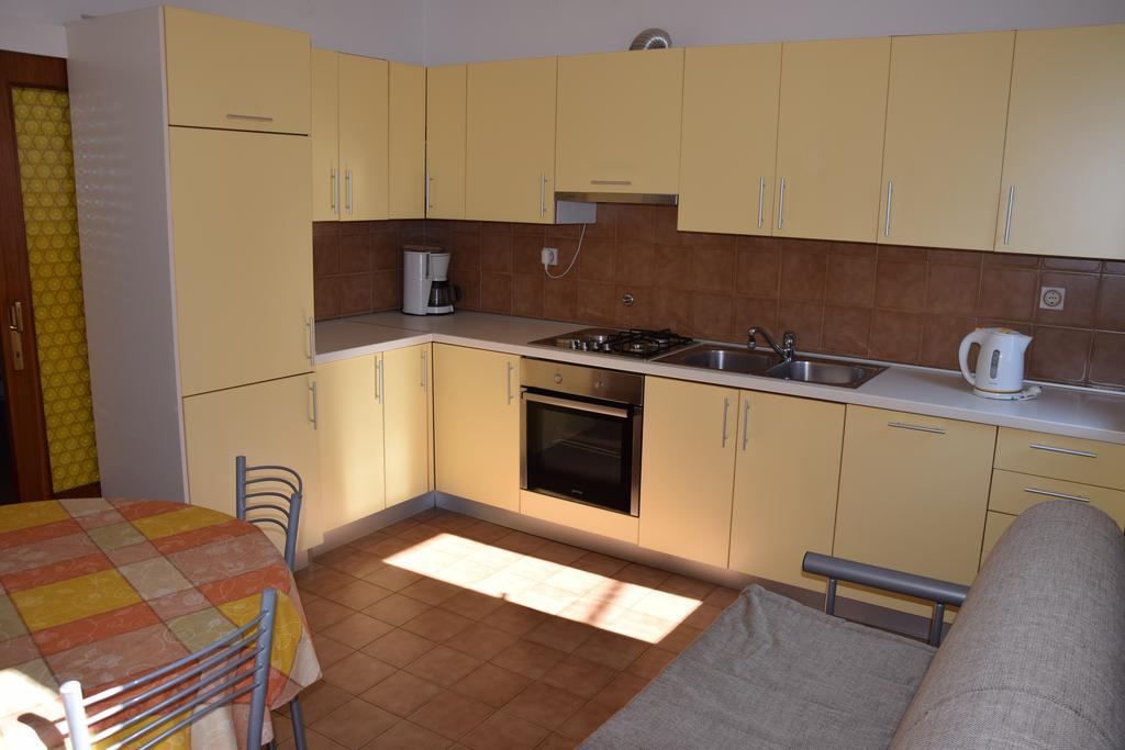 Apartment Marija With Terrace Brseč Quarto foto